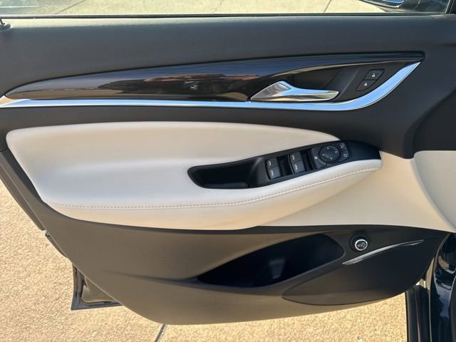 Used 2023 Buick Enclave Essence image 12