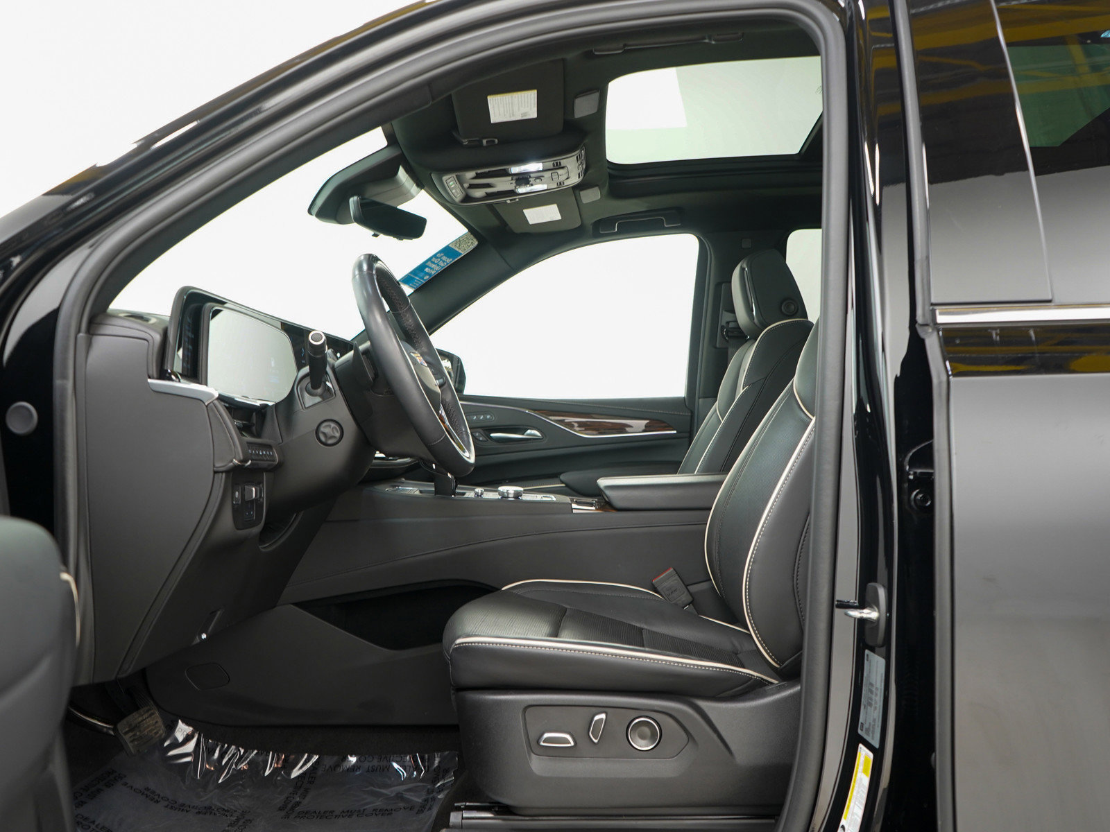 Used 2024 Cadillac Escalade Premium Luxury w/ Performance Package image 23