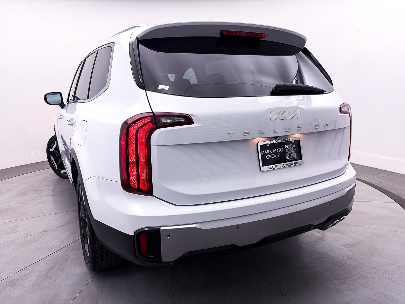 Used 2024 Kia Telluride S FWD image 8