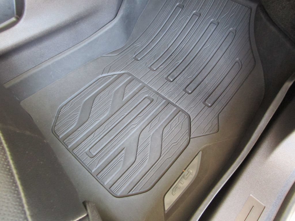 Used 2024 GMC Terrain AT4 AWD/4WD image 34