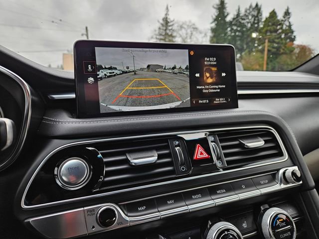 Used 2023 Genesis G70 2.0T image 32