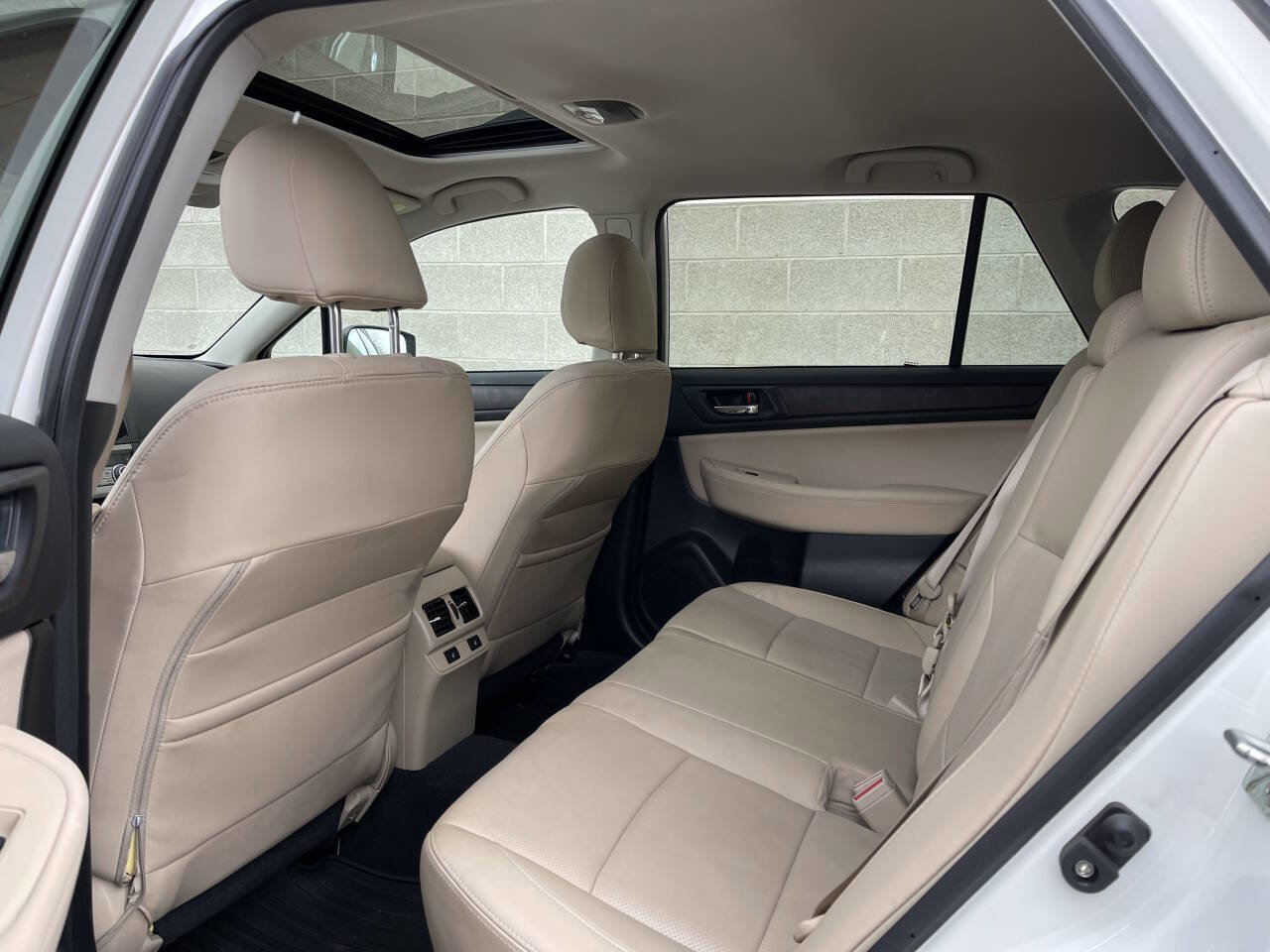 Used 2017 Subaru Outback 3.6R Limited image 13