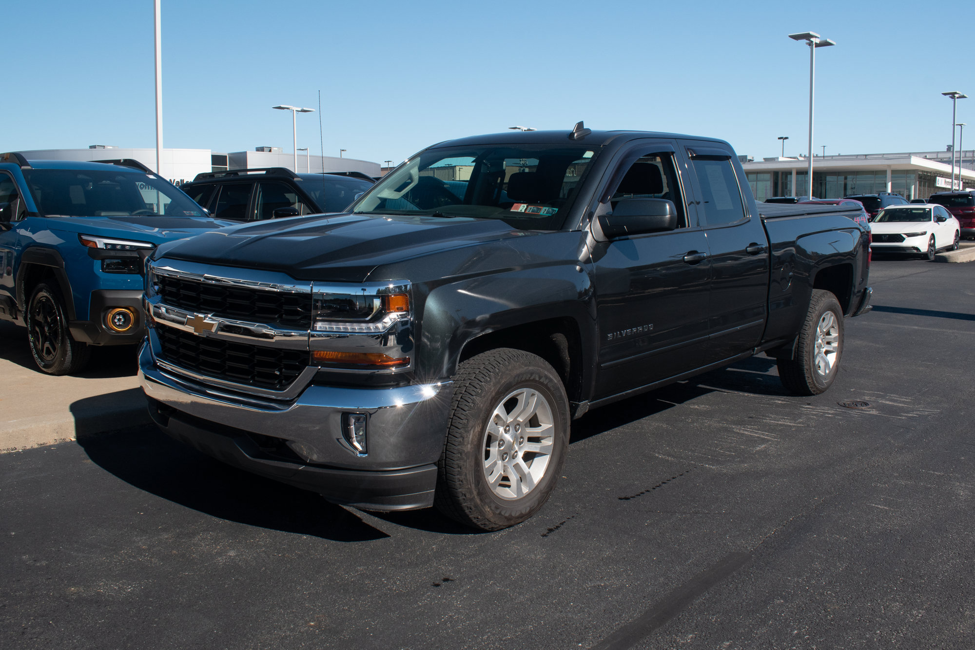 Used 2019 Chevrolet Silverado 1500 LT w/ All Star Edition AWD/4WD image 8