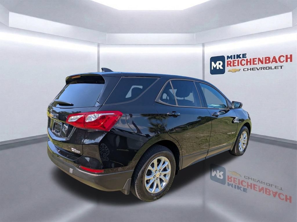 Used 2019 Chevrolet Equinox LS w/ LS Convenience Package FWD image 4
