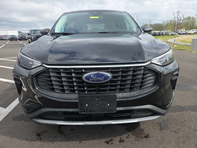 Certified 2023 Ford Escape Active w/ Cold Weather Package FWD image 3