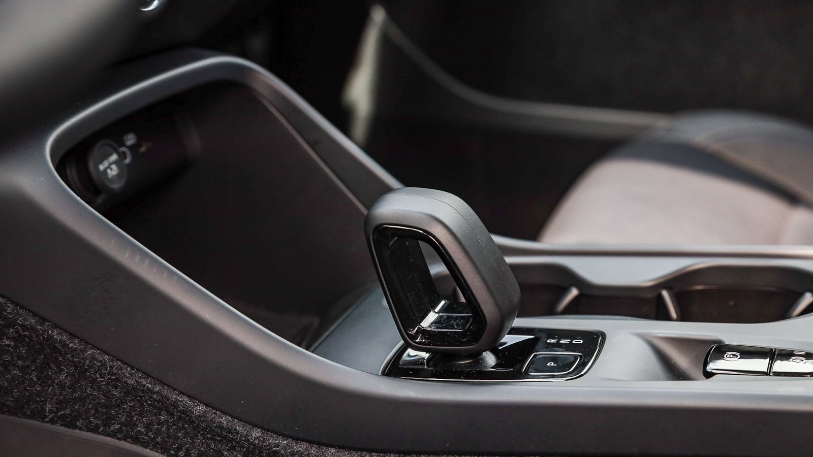 New 2025 Volvo XC40 B5 Core w/ Climate Package image 22