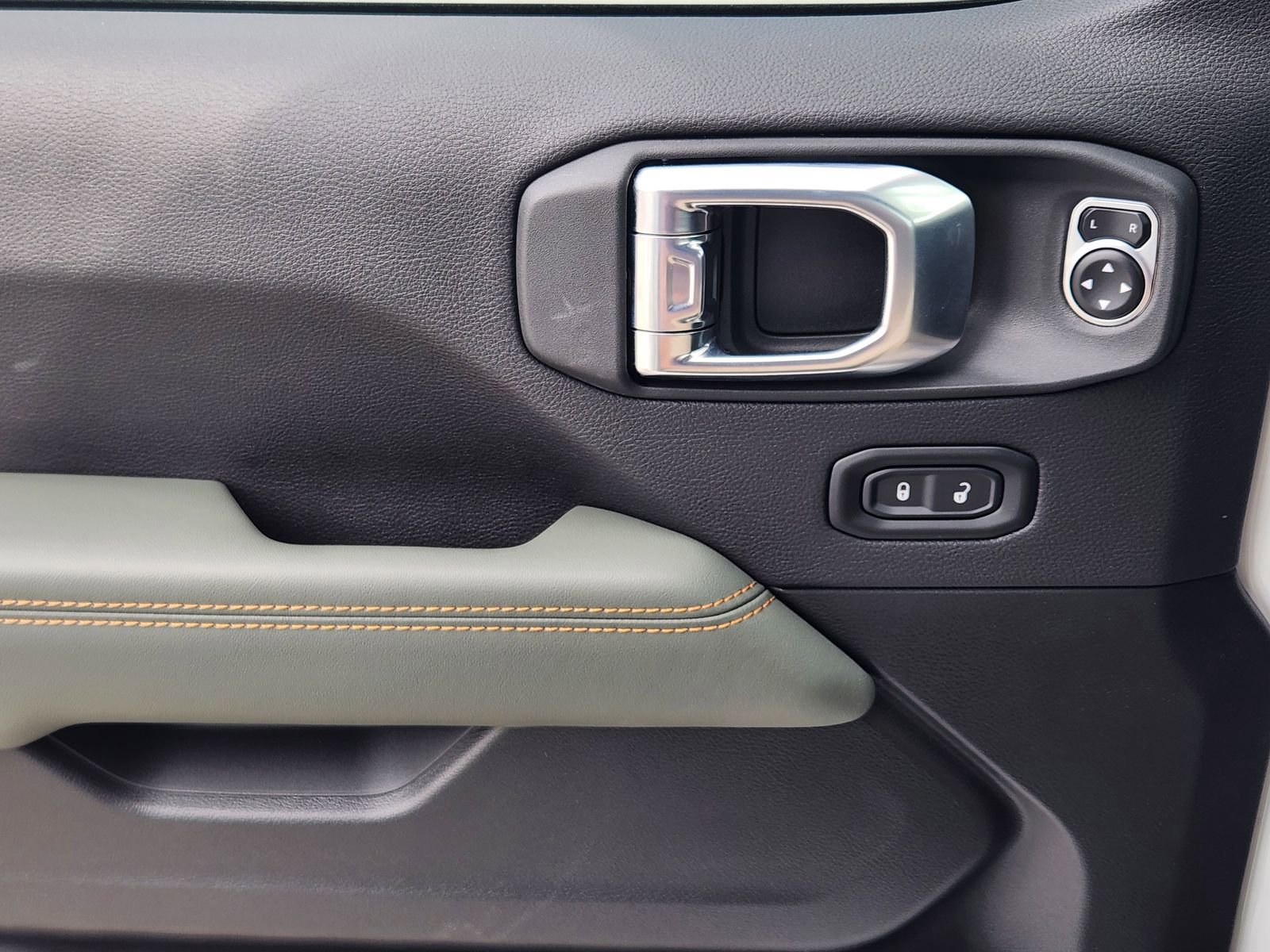 New 2026 Jeep Gladiator Mojave image 21