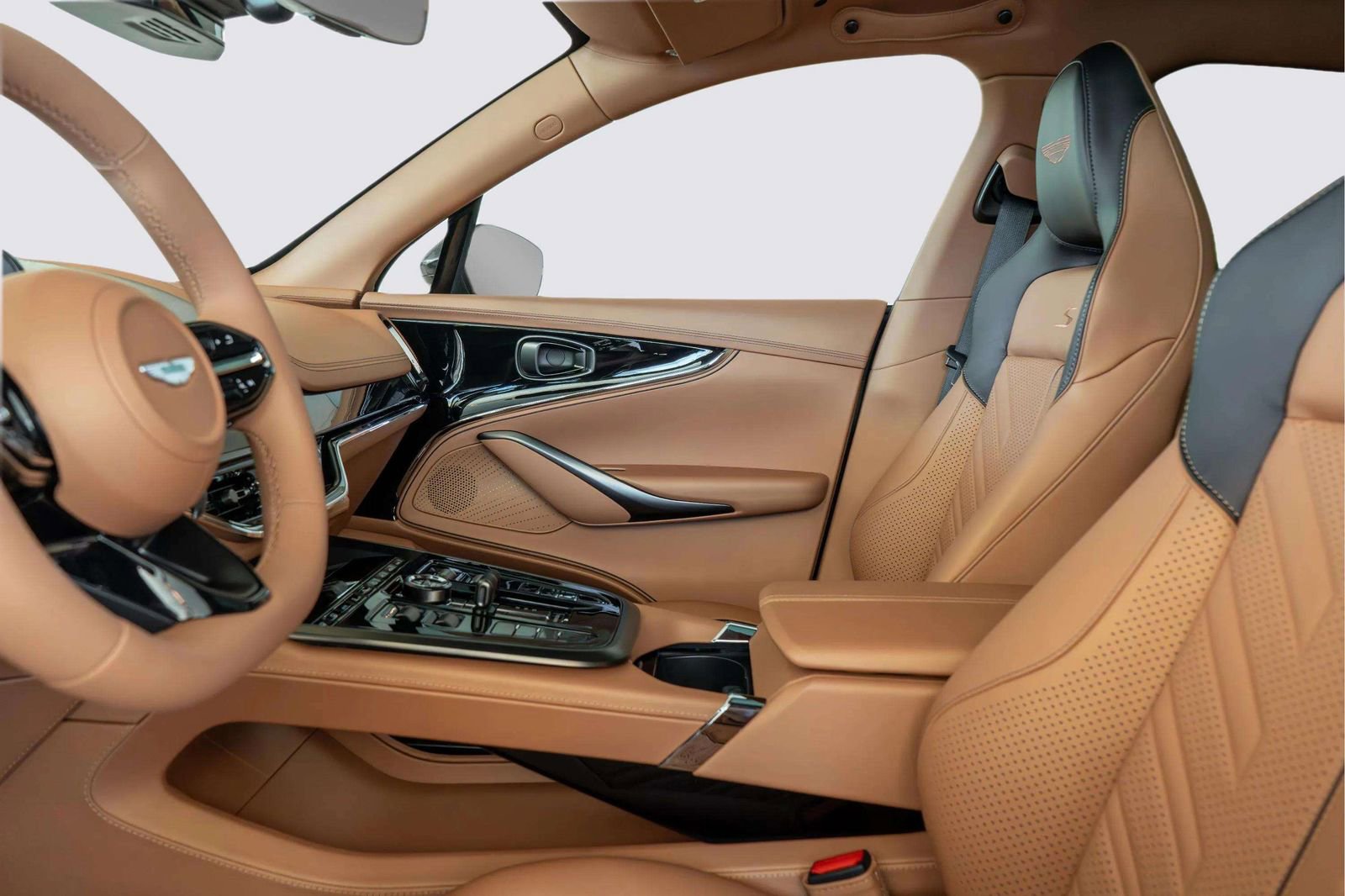 New 2026 Aston Martin DBX S AWD/4WD image 14