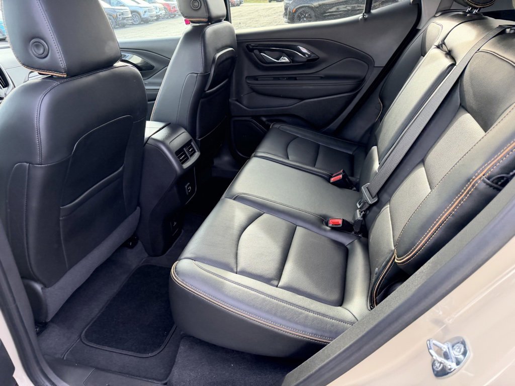 Used 2022 GMC Terrain AT4 image 31