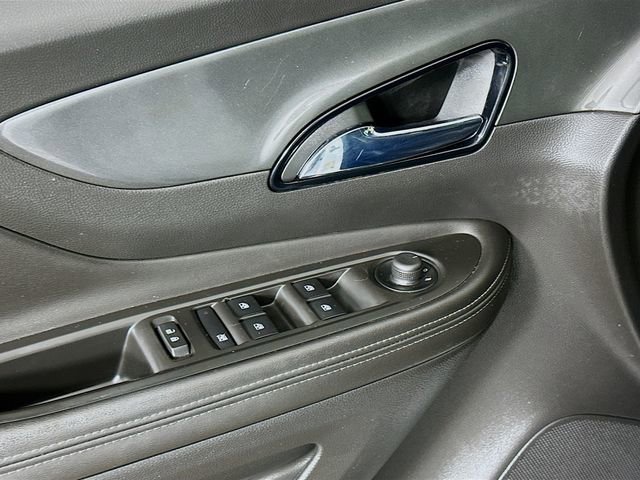 Used 2018 Buick Encore Sport Touring image 19