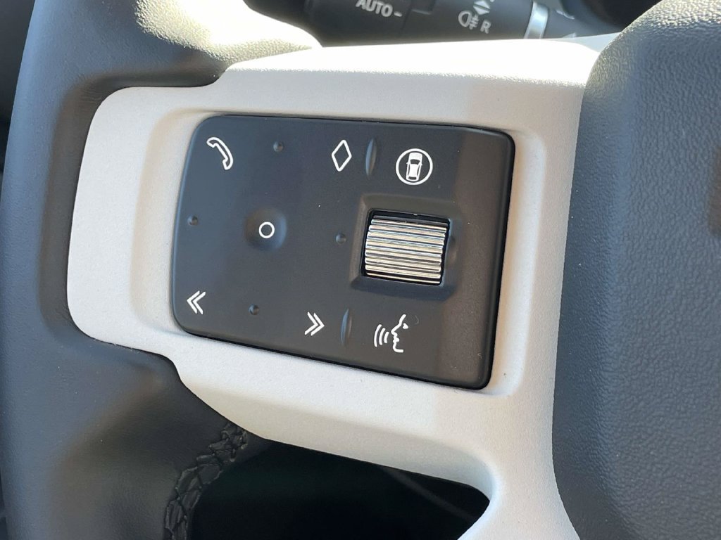 New 2026 Land Rover Defender 110 X-Dynamic SE AWD/4WD image 26
