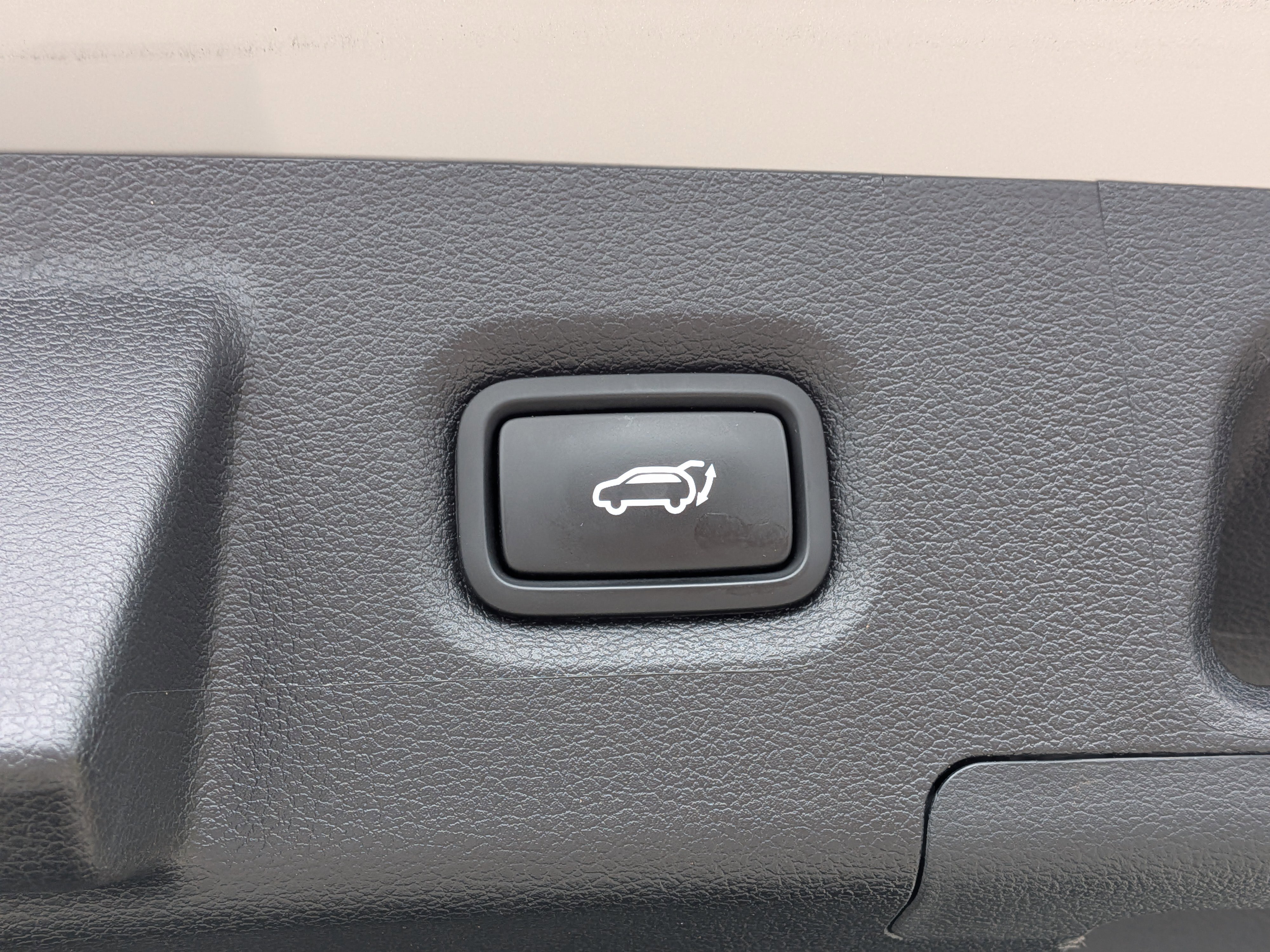 Used 2022 Hyundai Santa Fe Limited FWD image 14