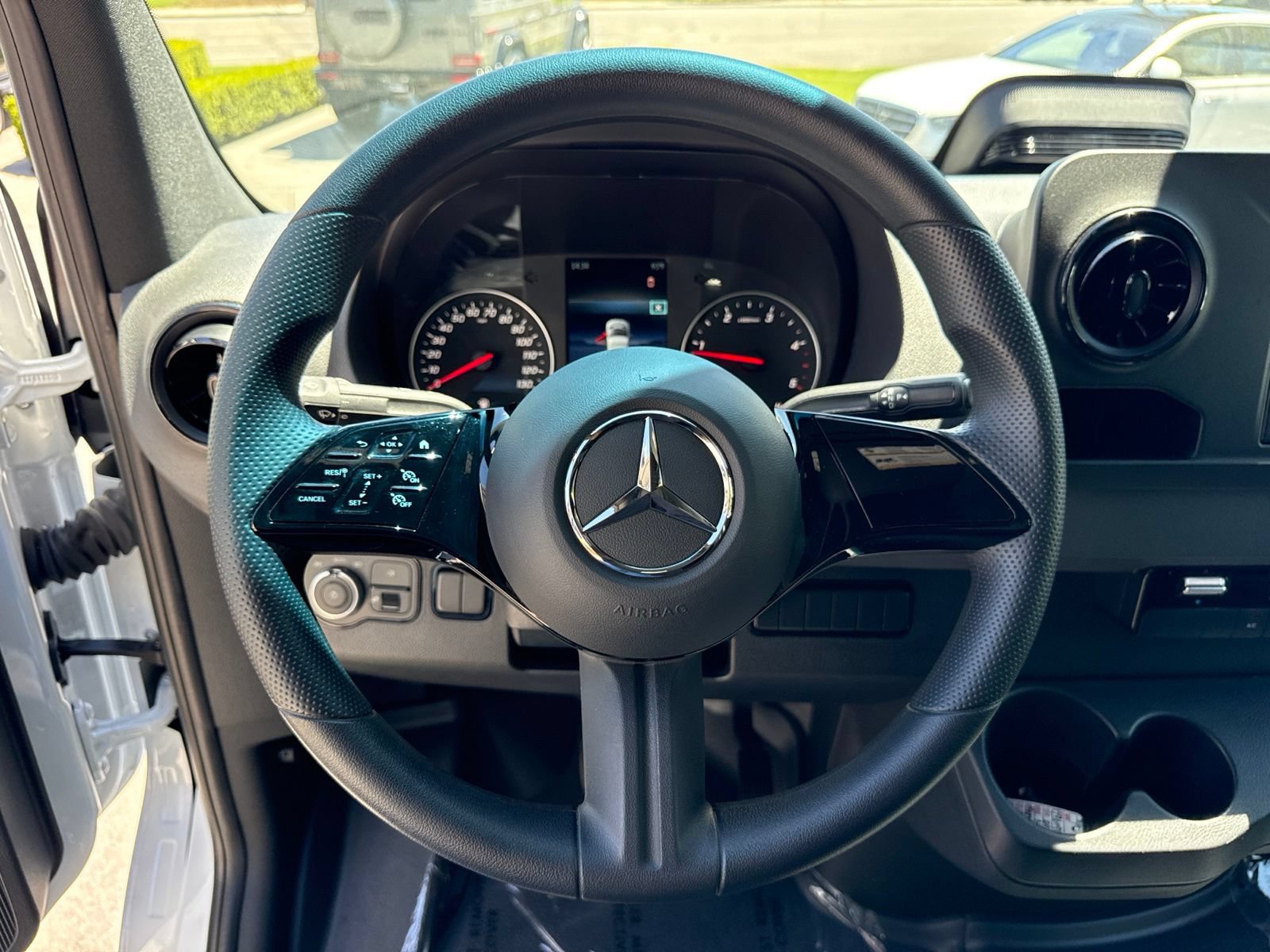 Used 2025 Mercedes-Benz Sprinter 2500 image 28
