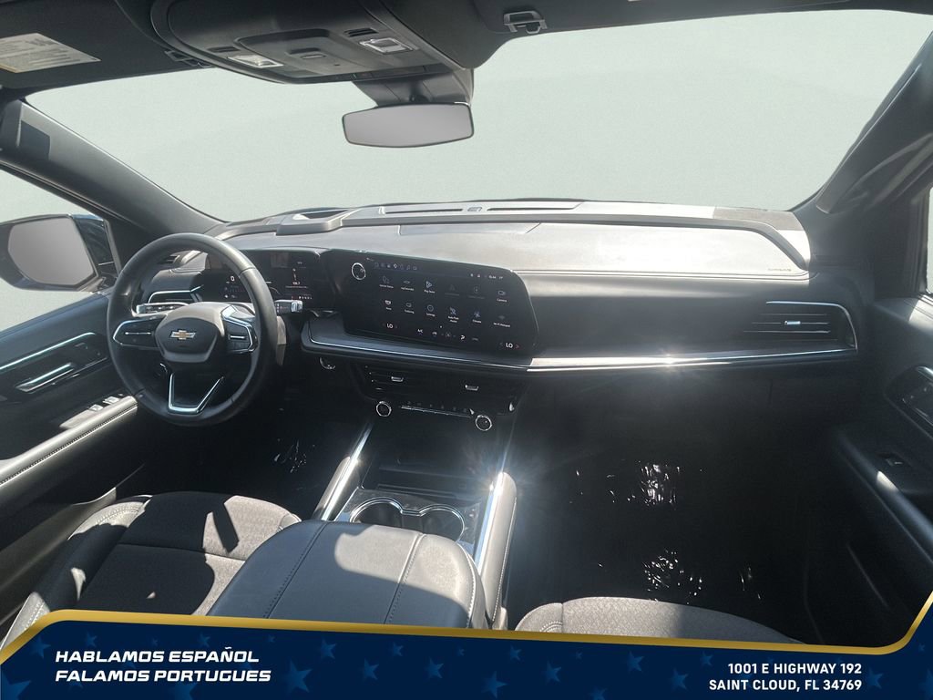 Used 2025 Chevrolet Suburban LS RWD image 31