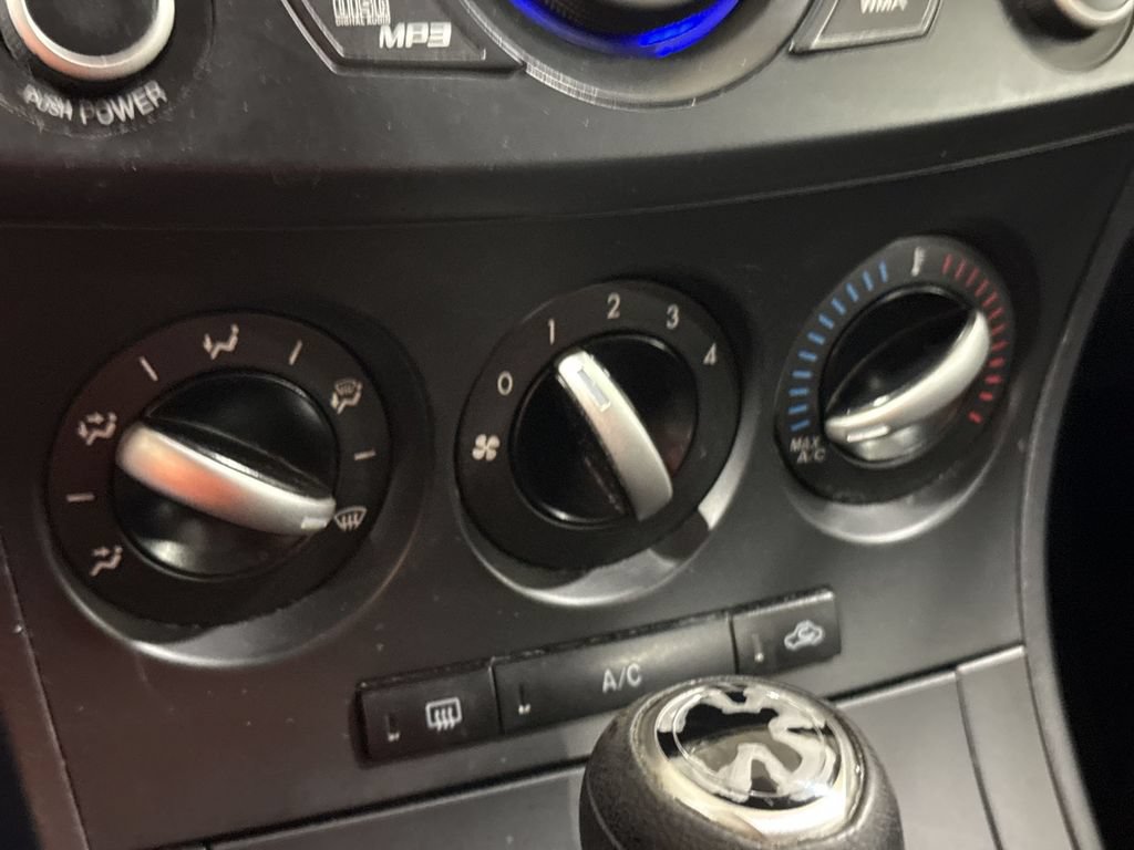 Used 2013 MAZDA MAZDA3 i Sport FWD image 15