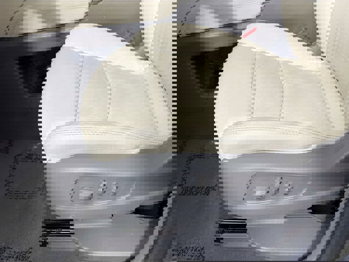 Used 2020 Cadillac XT6 Premium Luxury image 24