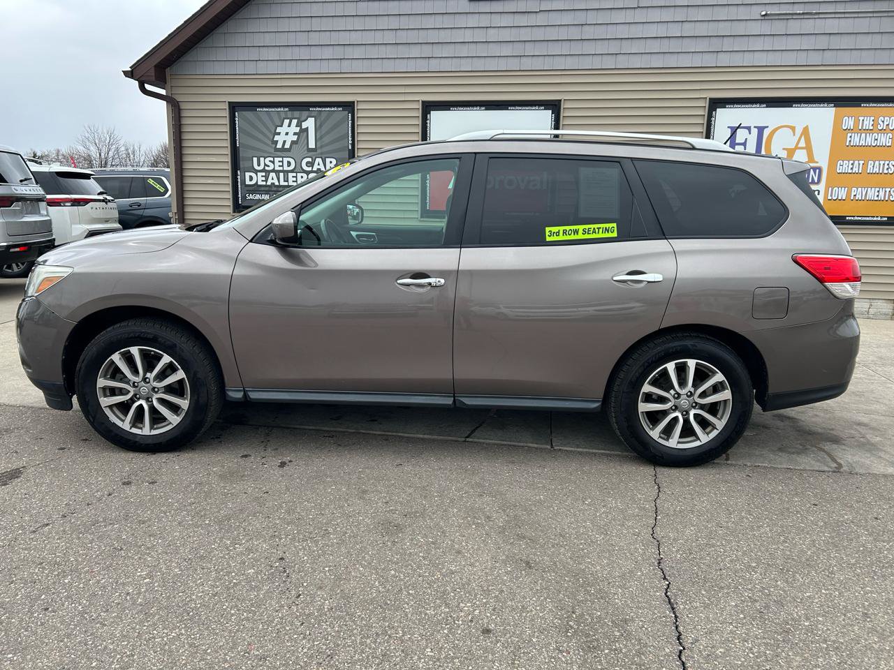Used 2013 Nissan Pathfinder SV w/ Trailer Tow Pkg AWD/4WD image 8