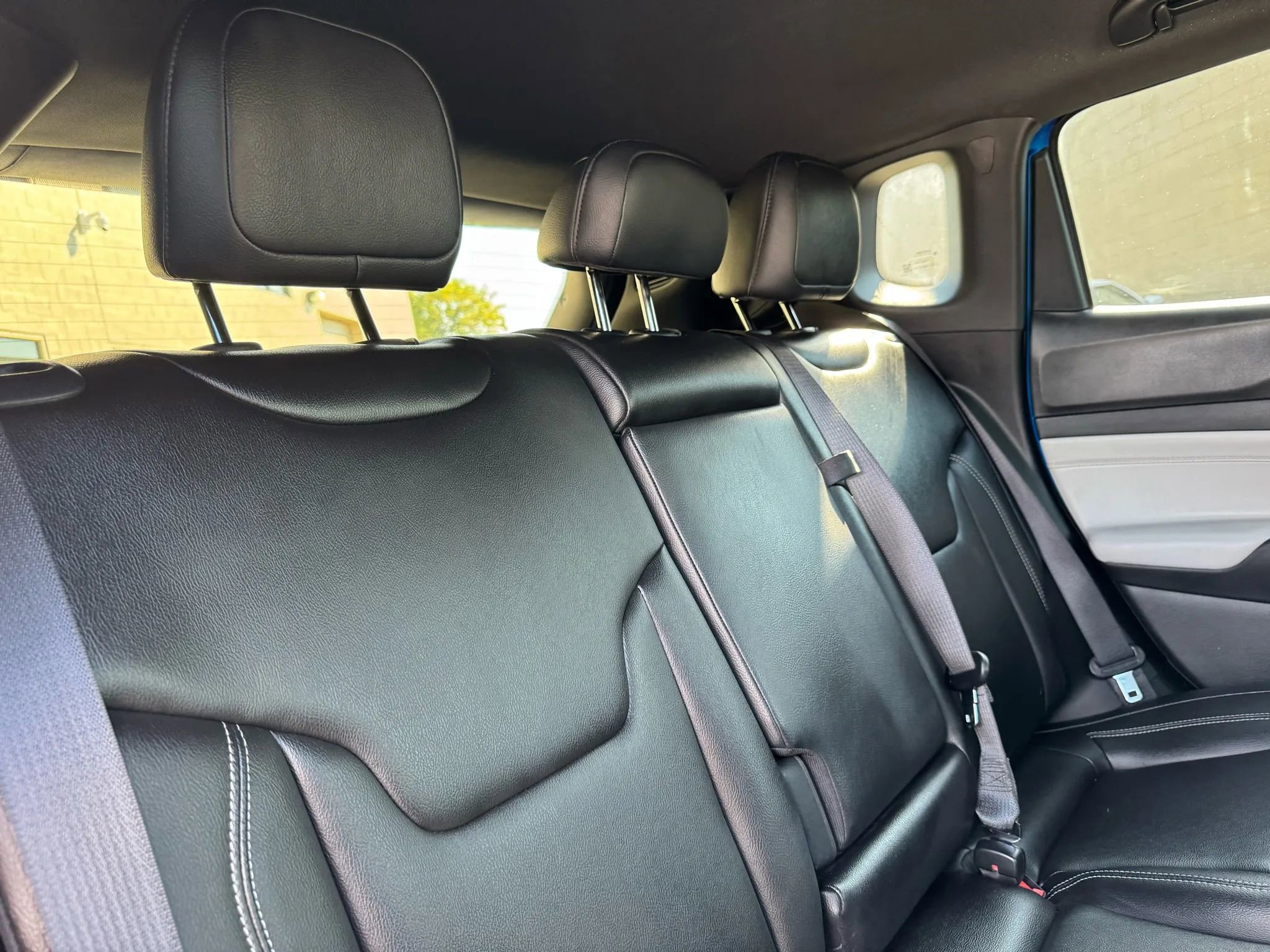 Used 2025 Jeep Compass Limited image 30