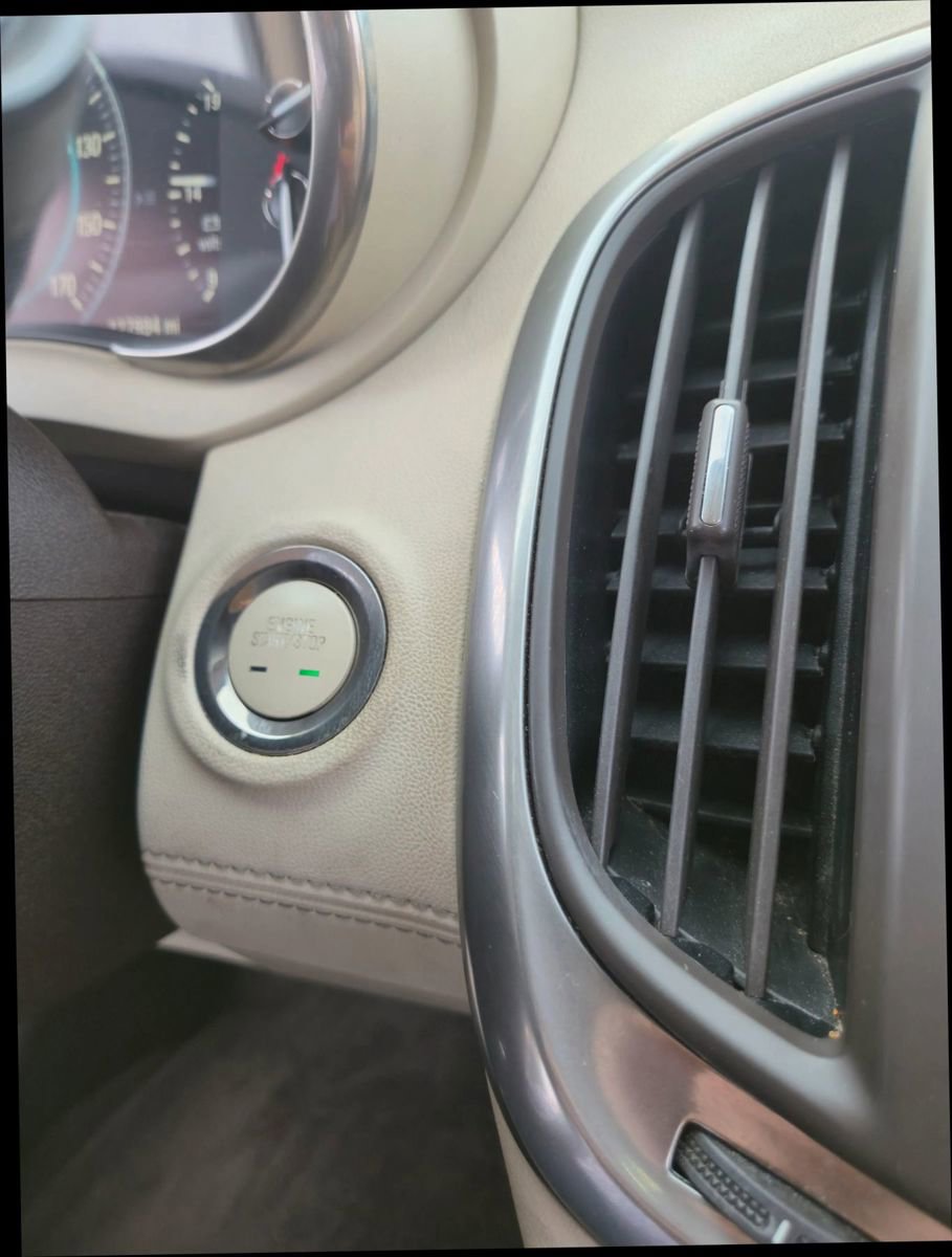 Used 2015 Buick LaCrosse Leather image 18