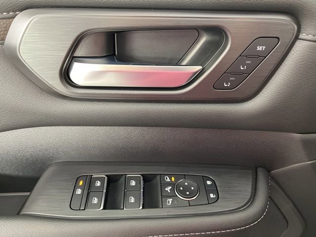 New 2026 Nissan Armada SL w/ Captain's Chari Seat Package image 31