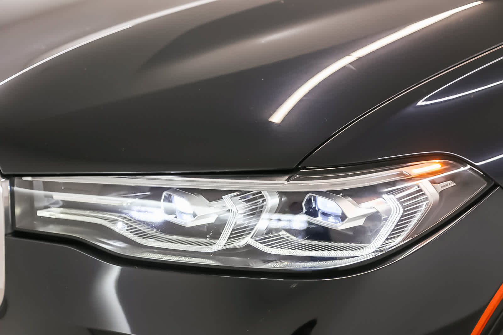 Used 2019 BMW X7 xDrive40i w/ Premium Package AWD/4WD image 16
