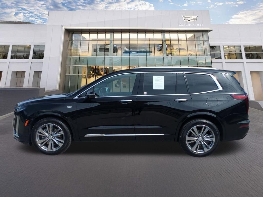 Used 2025 Cadillac XT6 Premium Luxury image 8