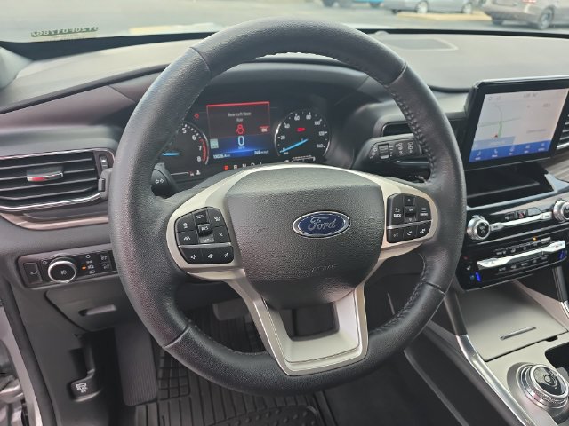 Used 2023 Ford Explorer Limited w/ Equipment Group 301A RWD image 18