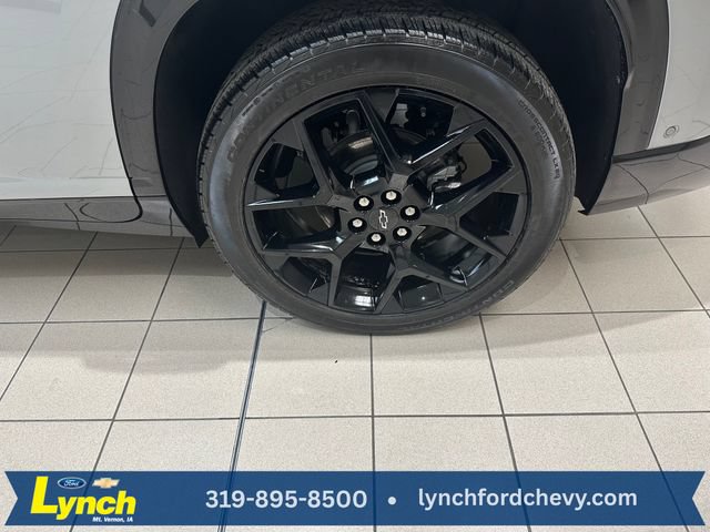 Used 2024 Chevrolet Traverse RS w/ LPO, Floor Liner Package AWD/4WD image 32