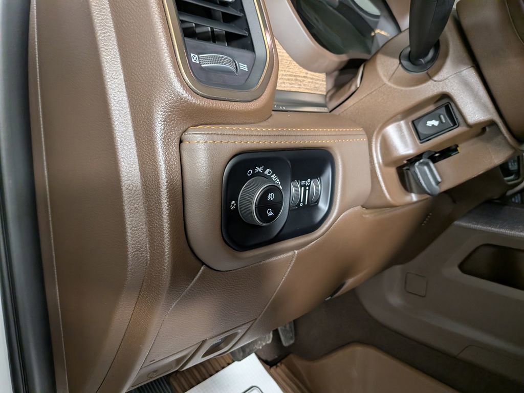 Used 2025 RAM 3500 Longhorn image 22