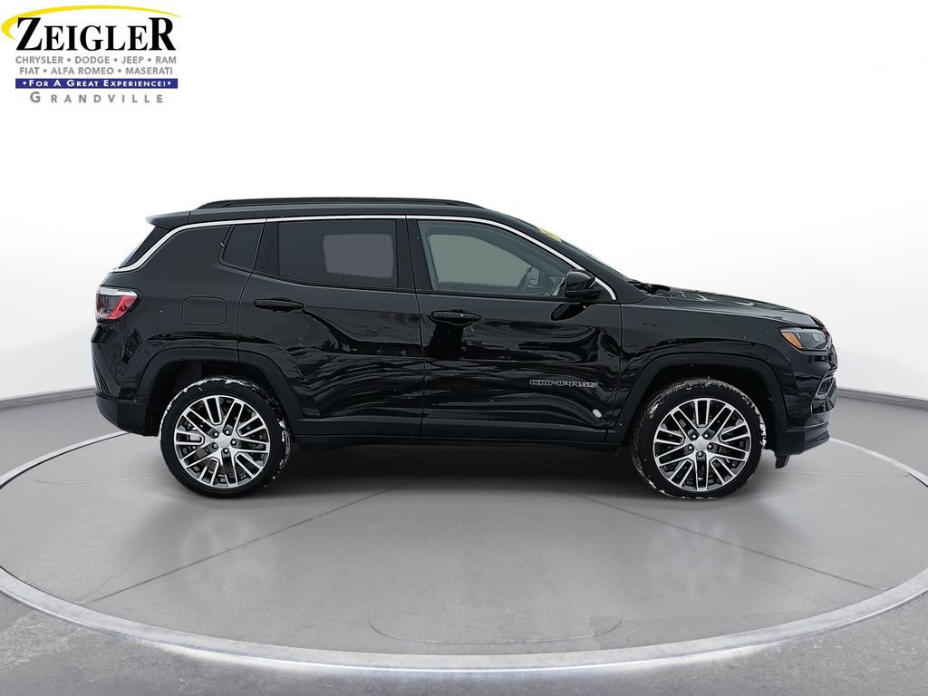 Used 2023 Jeep Compass Limited w/ Elite Group image 4