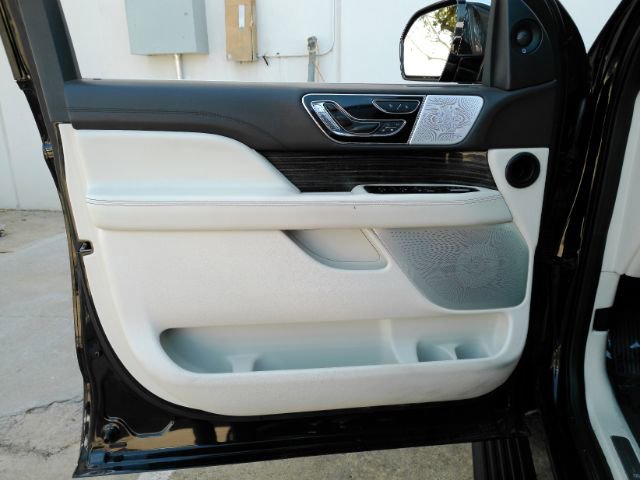 Used 2022 Lincoln Navigator Black Label AWD/4WD image 15