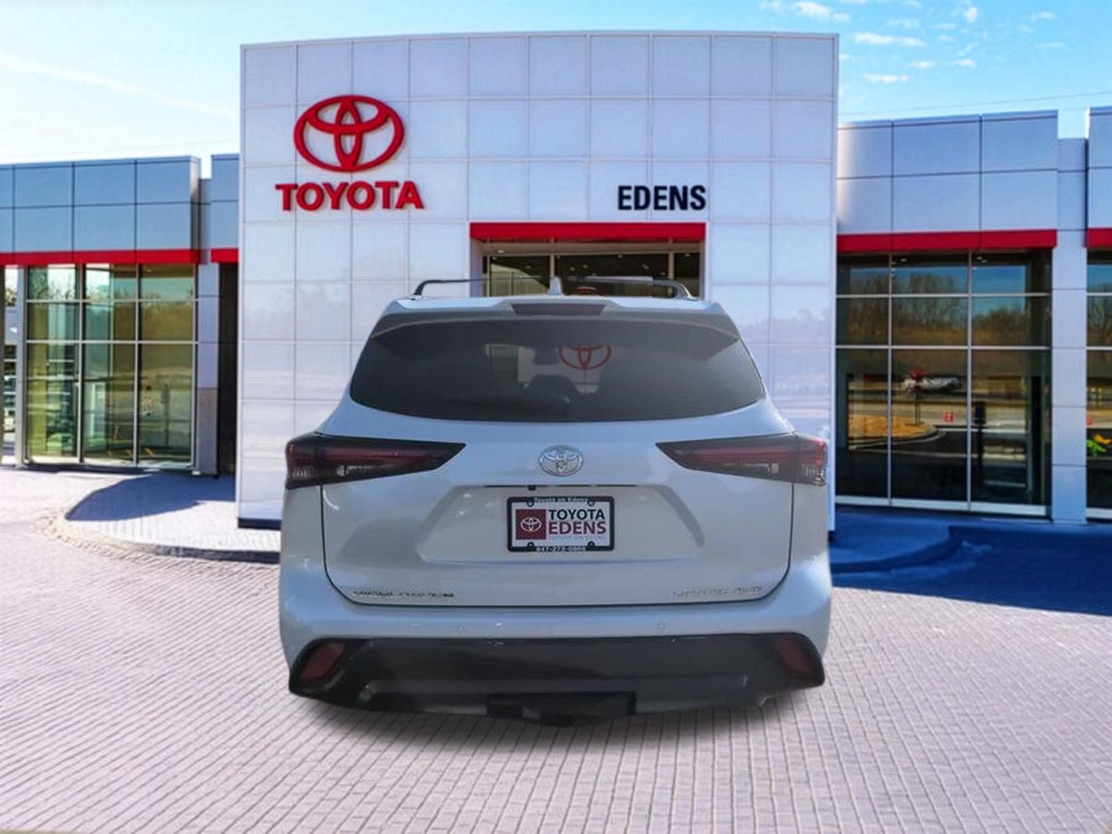 New 2026 Toyota Highlander Limited AWD/4WD image 4