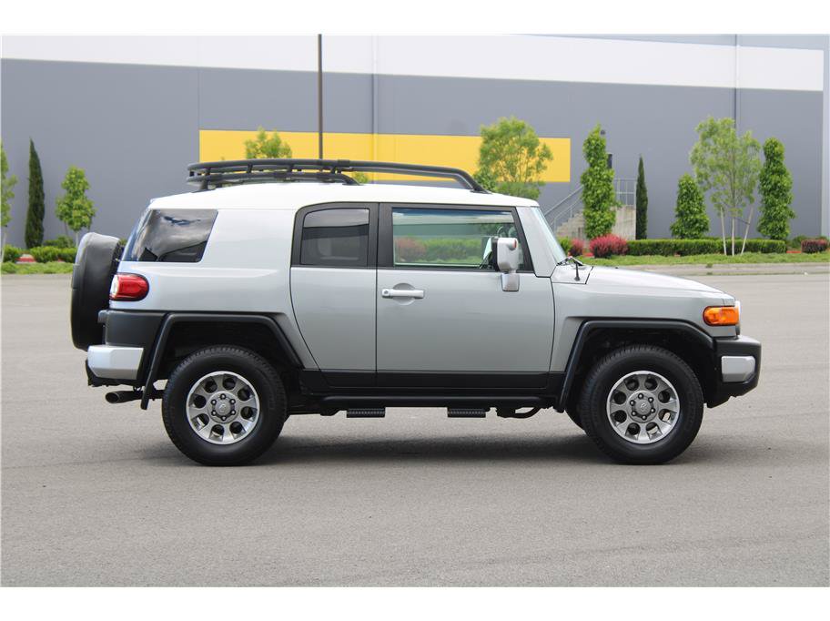 Used 2012 Toyota FJ Cruiser 4WD w/ Convenience Pkg image 4