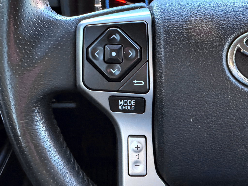 Used 2016 Toyota 4Runner SR5 AWD/4WD image 21