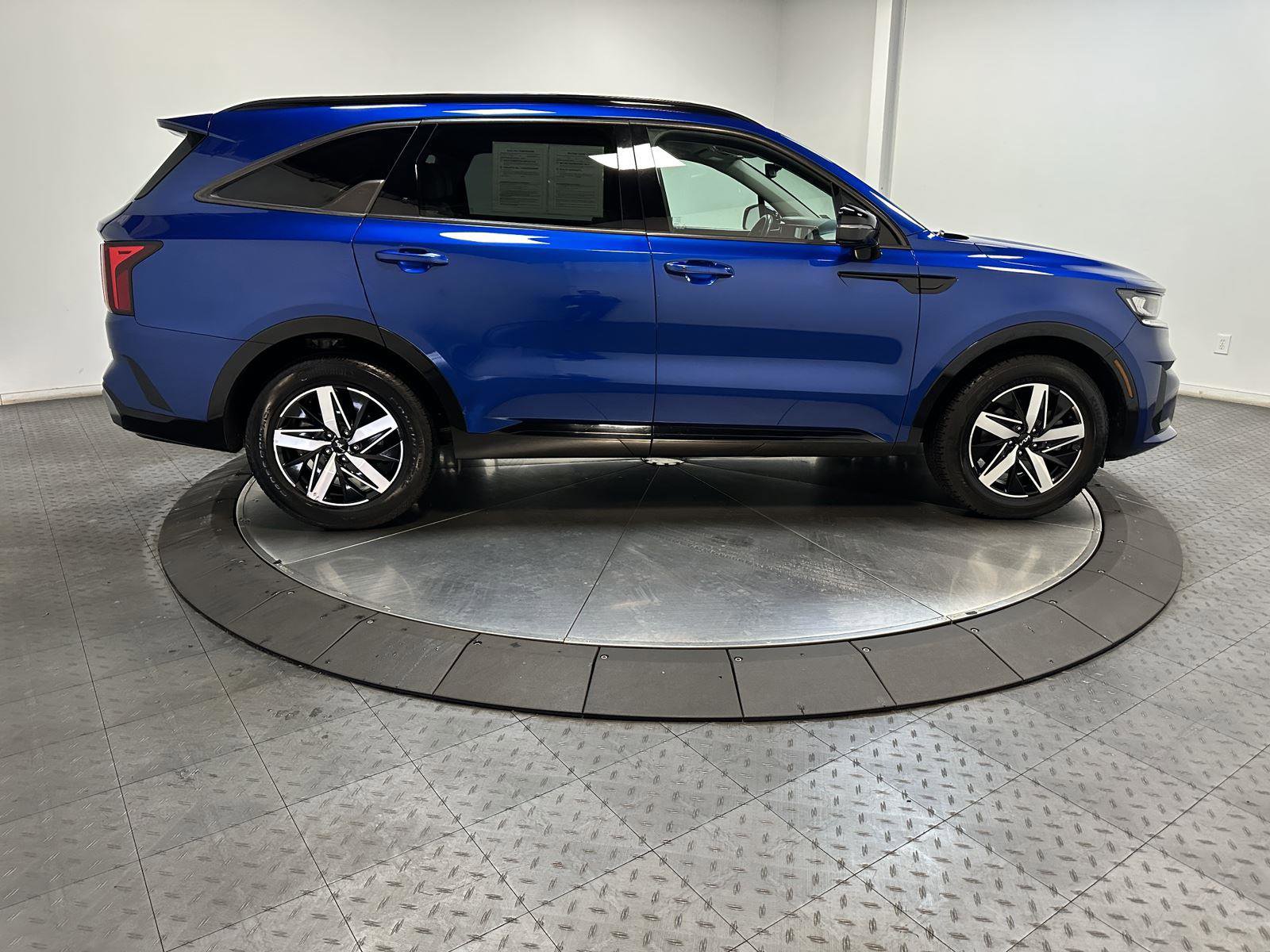 Used 2023 Kia Sorento EX w/ Panoramic Sunroof Package image 15