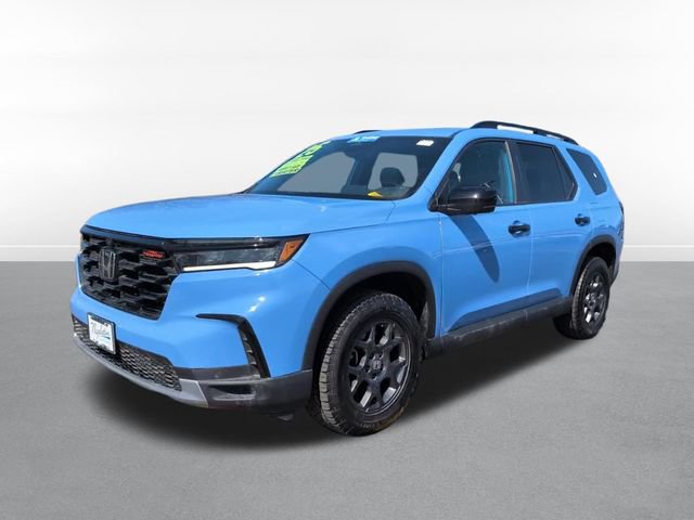 Used 2025 Honda Pilot TrailSport image 11