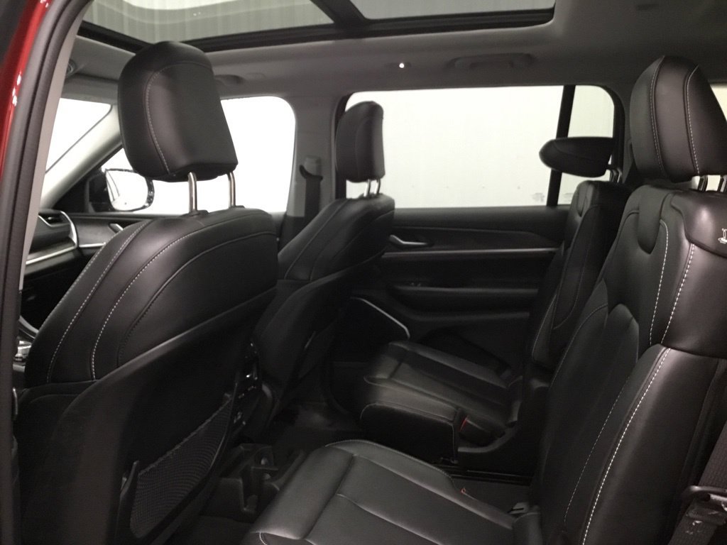 Used 2024 Jeep Grand Cherokee L Limited AWD/4WD image 13