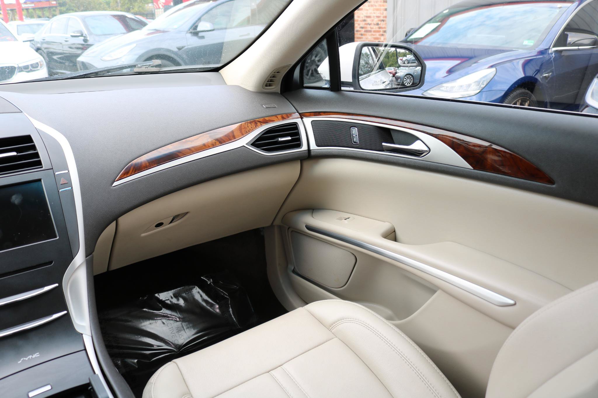 Used 2016 Lincoln MKZ FWD image 35