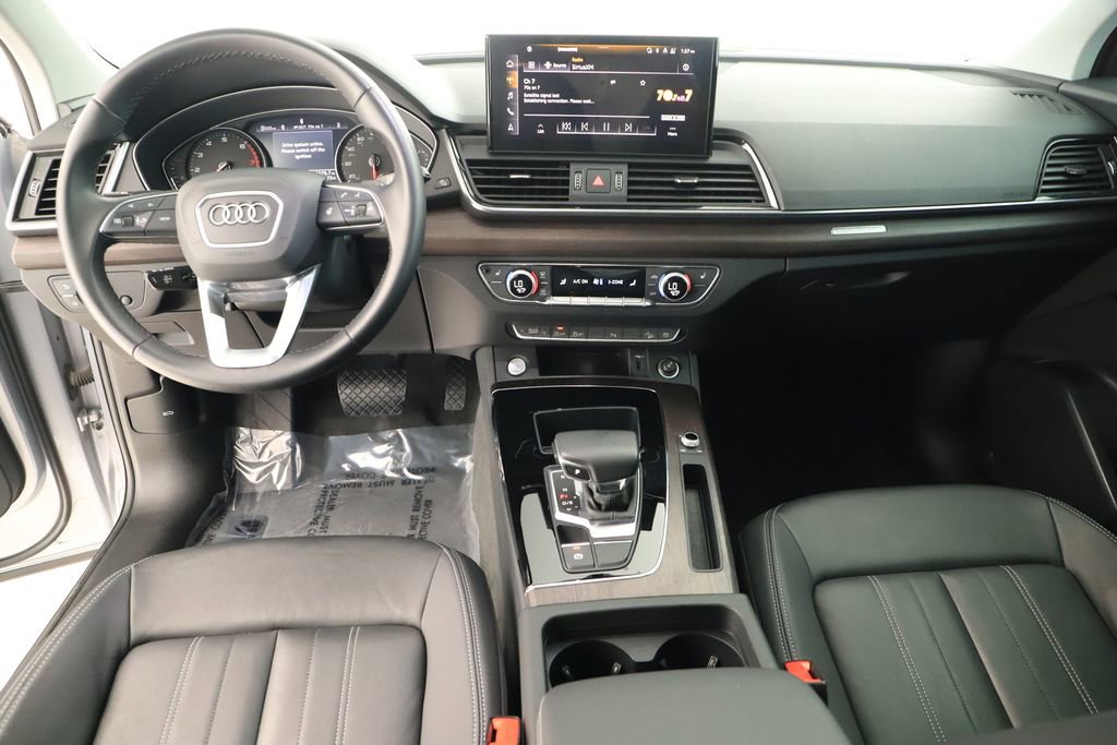 Certified 2023 Audi Q5 2.0T Premium w/ Convenience Package image 18