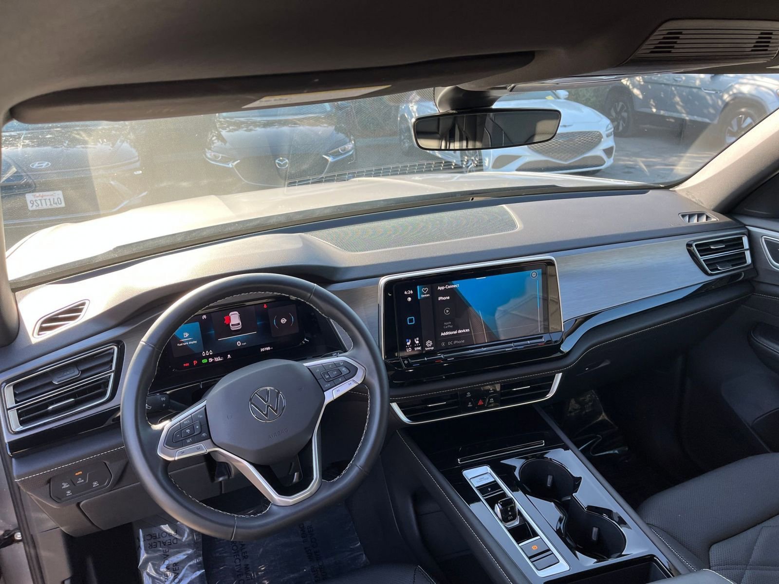 Used 2025 Volkswagen Atlas Cross Sport SE image 33