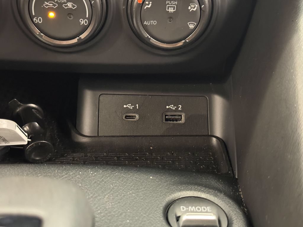 Used 2024 Nissan Z Performance w/ Floor Mat Package RWD image 29