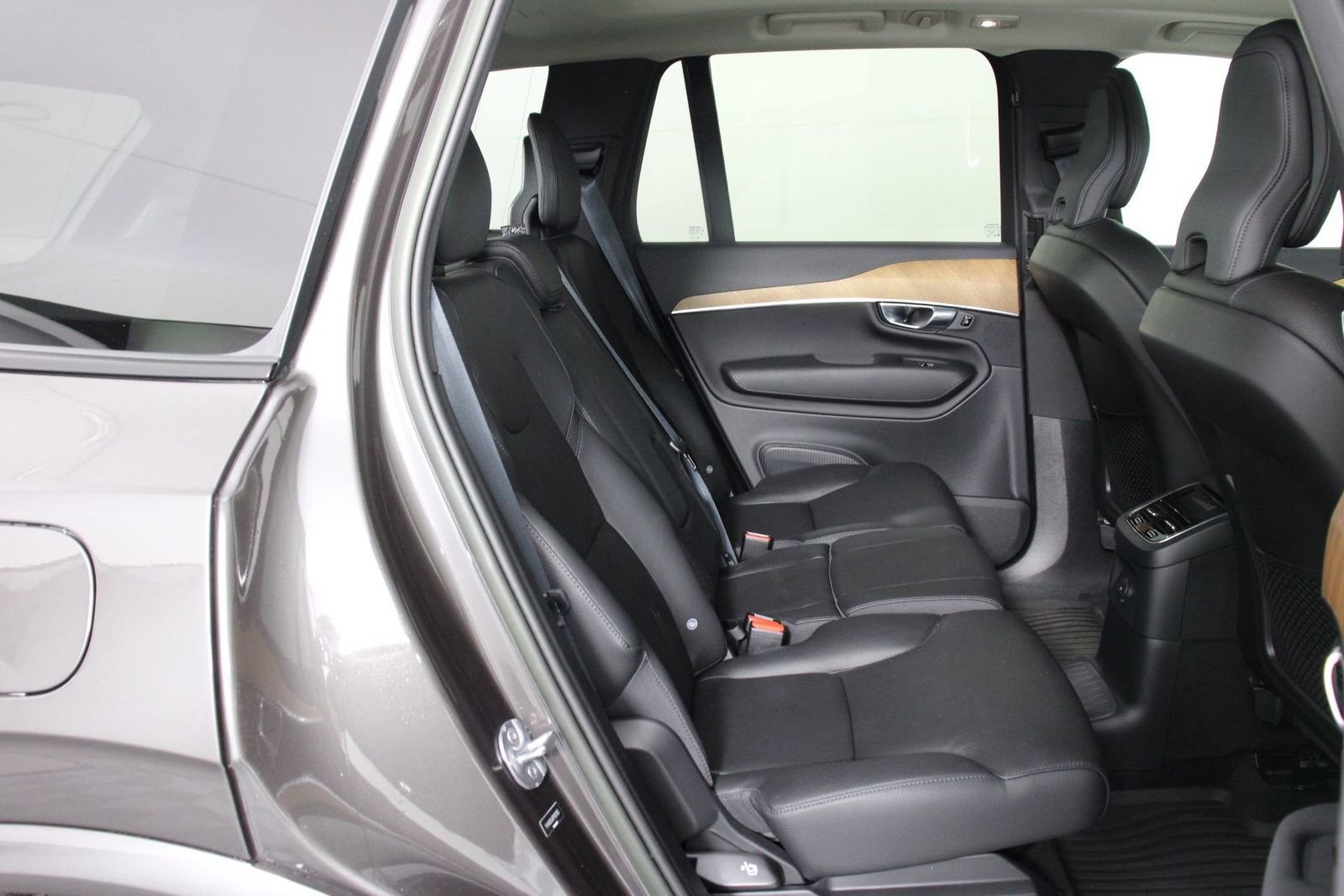 Certified 2023 Volvo XC90 T8 Plus w/ Protection Package Premier image 30