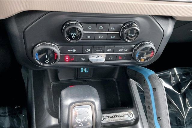 Used 2022 Ford Bronco Wildtrak image 36