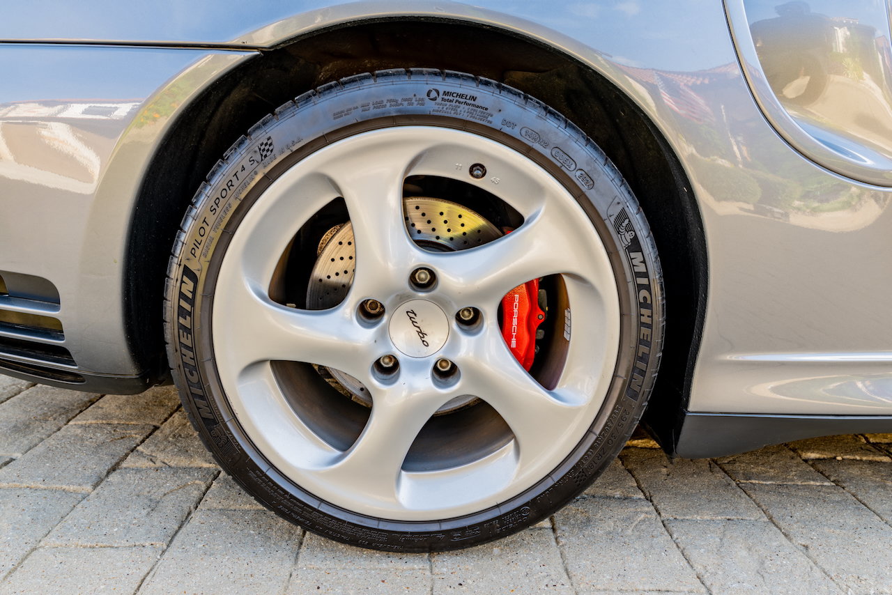 Used 2001 Porsche 911 Turbo AWD/4WD image 25