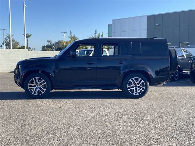 New 2025 Land Rover Defender 130 X-Dynamic SE image 21