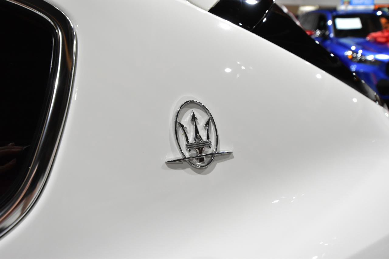 Used 2018 Maserati Levante AWD/4WD image 5