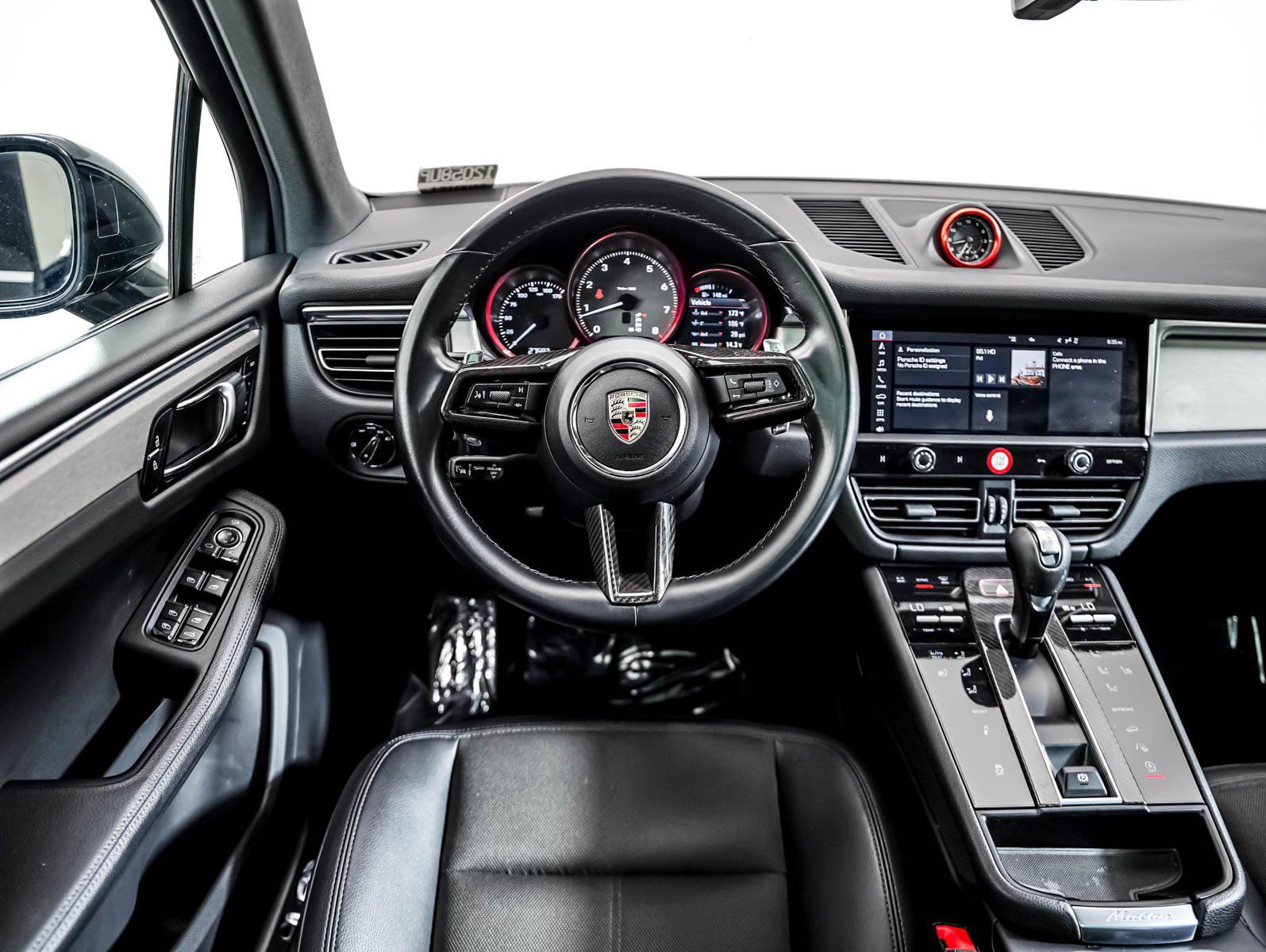 Certified 2023 Porsche Macan S AWD/4WD image 17