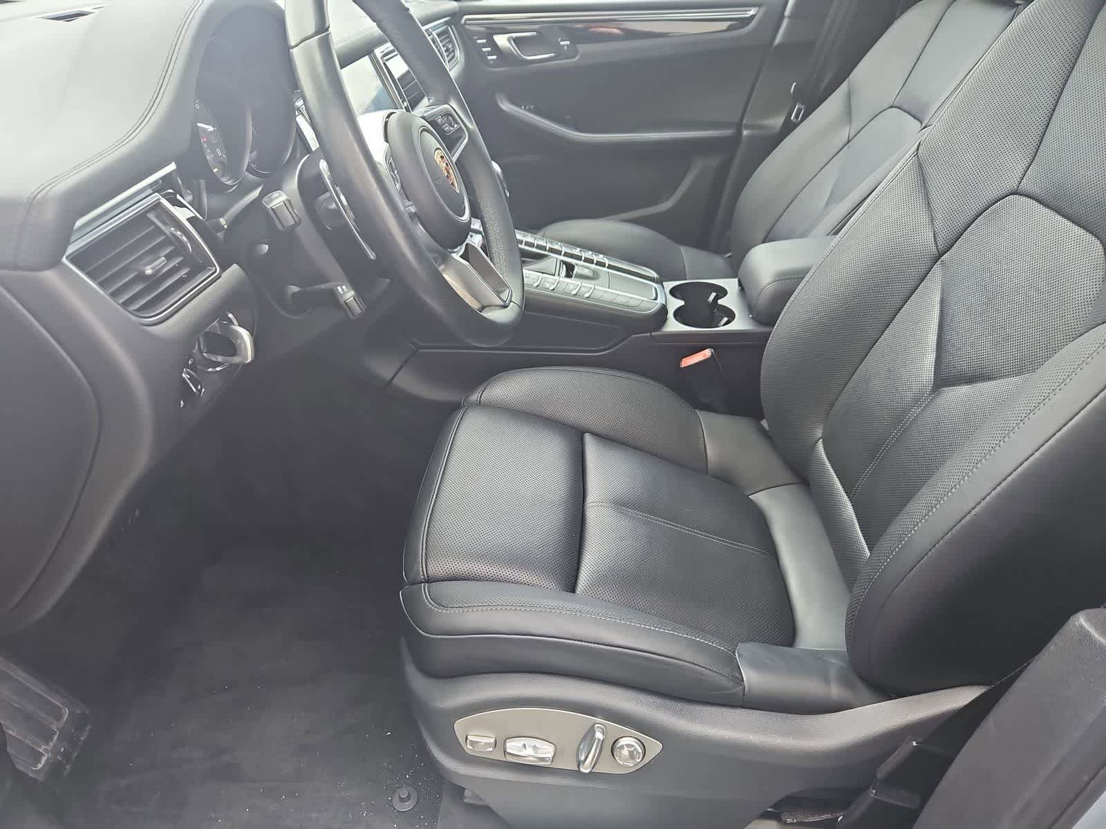 Used 2017 Porsche Macan S image 16