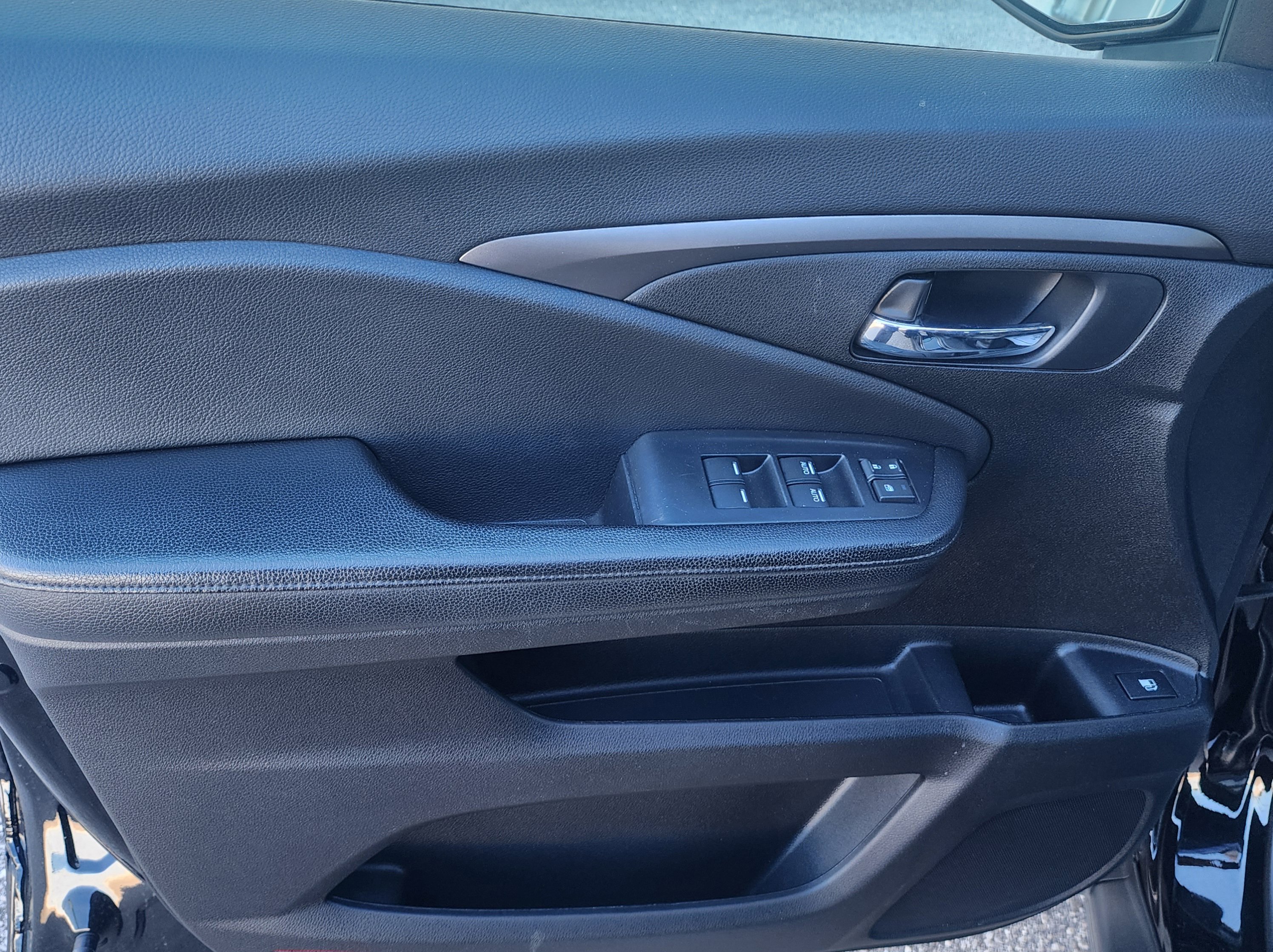 Used 2021 Honda Passport Sport image 23