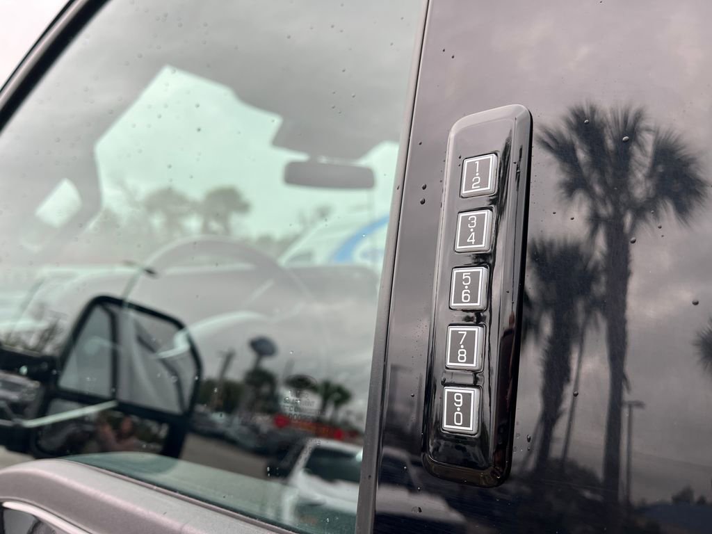 Used 2024 Ford F250 Lariat AWD/4WD image 13